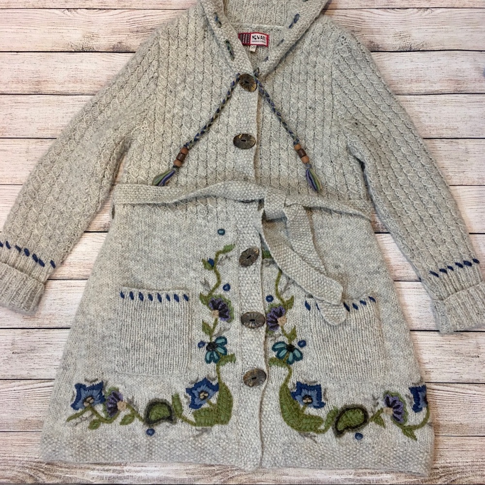 NWOT Newari 100% wool handknit embroidered sweater
